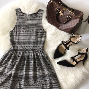 Rubbish fit and flare dress size small